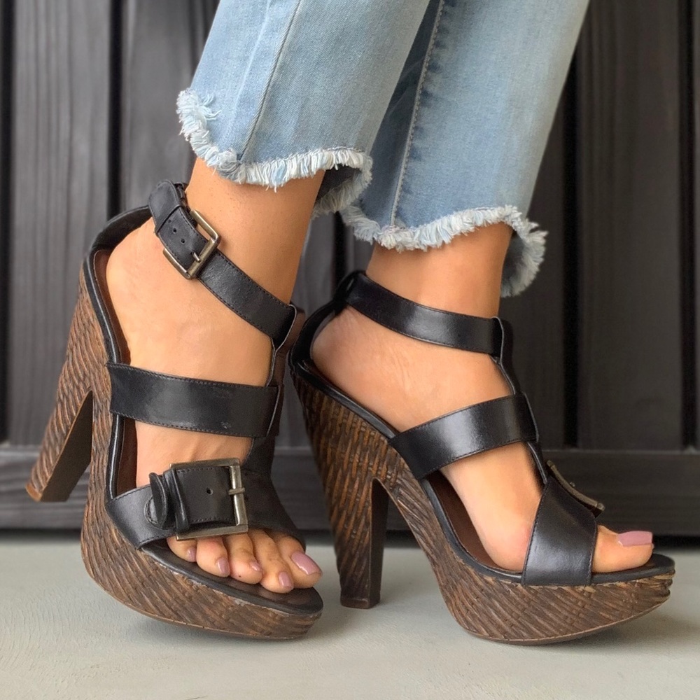 Brazil Made Light As Air Platform Leather Sandal - Picture 3 of 7